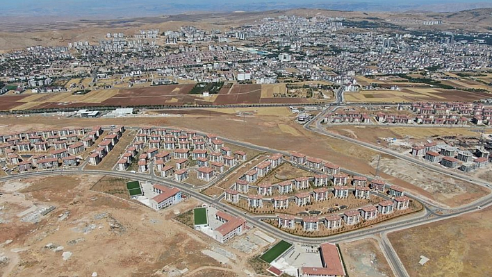 Bakan Kurum duyurdu: Elazığ dahil 11 ilde kalıcı konutların yapımı tüm hızıyla sürüyor
