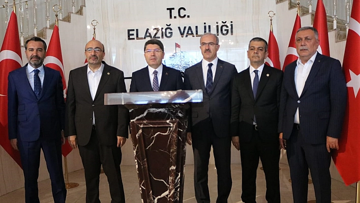 Bakan Tunç Elazığ'da Deprem Çalışmalarını Değerlendirdi