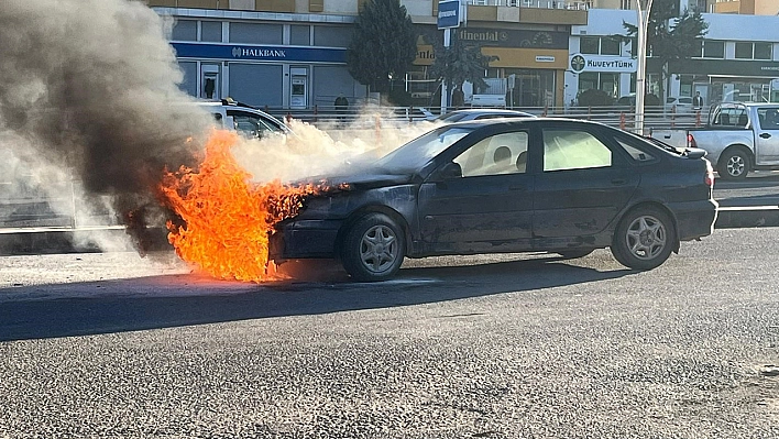 Bakımdan Yeni Çıkan Otomobil Test Sürüşünde Alevlere Teslim Oldu