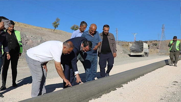 Başkan Şerifoğulları, Karşıyaka-Beyyurdu yolunda incelemelerde bulundu