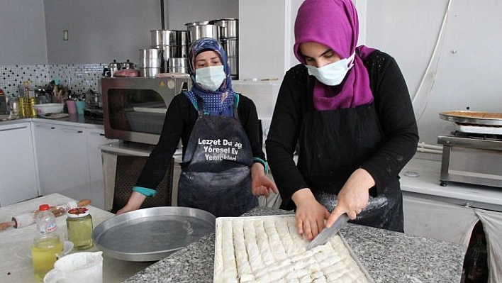 Bayramın tadı 'Ev yapımı baklava' pandemide de yoğun talep görüyor