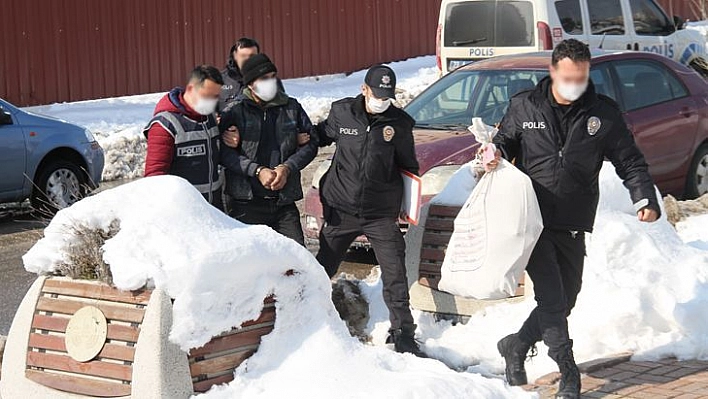 Binadan Bakır Kablo Ve Hurda Çalan Şüpheli Suçüstü Yakalandı