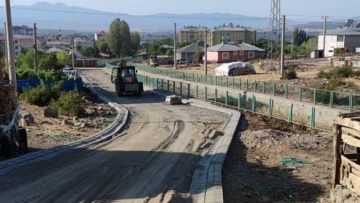 Bingöl Belediyesi üstyapı çalışmalarını sürdürüyor