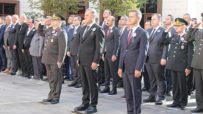 Bingöl'de 10 Kasım'da Atatürk saygıyla anıldı