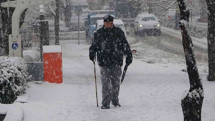 Bingöl'de 103 köy yolu ulaşıma kapandı