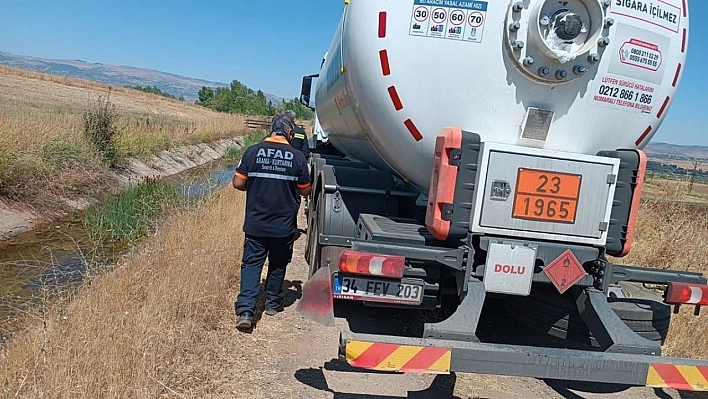 Bingöl'de akaryakıt tankerindeki gaz sızıntısı ekipleri harekete geçirdi