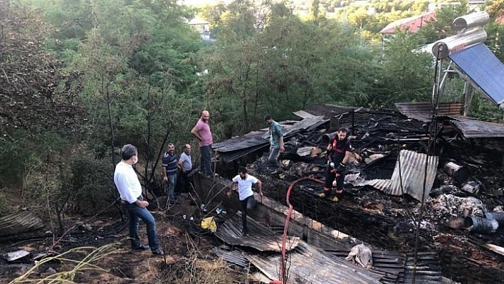 Bingöl'de çatı yangını, 1 kişi hastaneye kaldırıldı