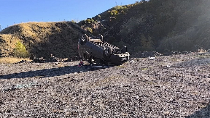 Bingöl'de hafif ticari araç takla attı: 5 yaralı