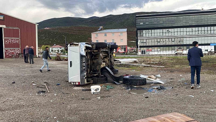 Bingöl'de iki araç çarpıştı: 2'si ağır 7 yaralı