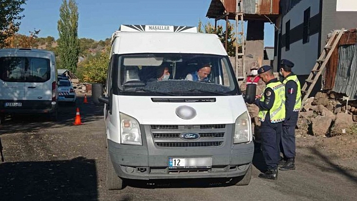 Bingöl'de jandarma ekipleri okul servislerini denetledi