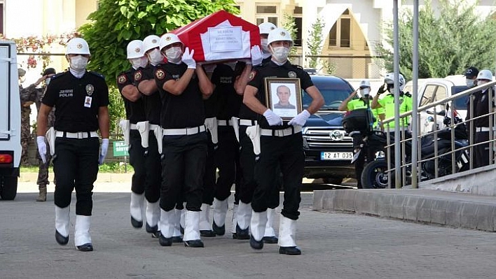 Bingöl'de kaza sonucu hayatını kaybeden polis, memleketine uğurlandı