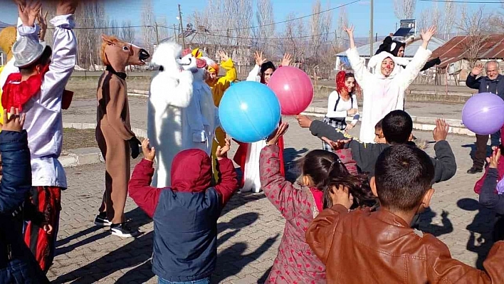 Bingöl'de köy okulları tiyatro ile buluşuyor