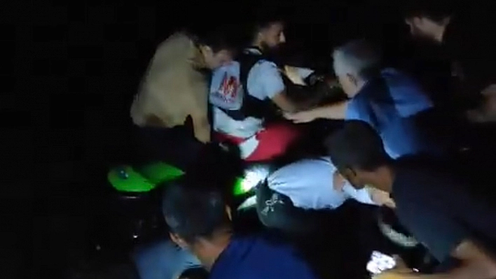 Bingöl'de Nehirde mahsur kalan 5 kişi kurtarıldı