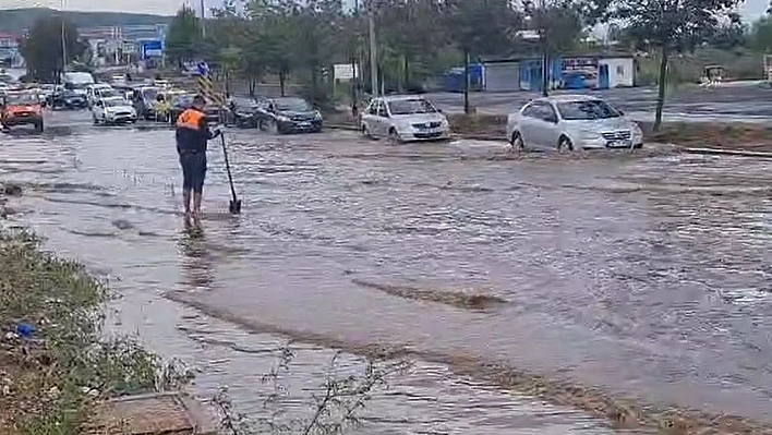 Bingöl'de sağanak yağış etkili oldu