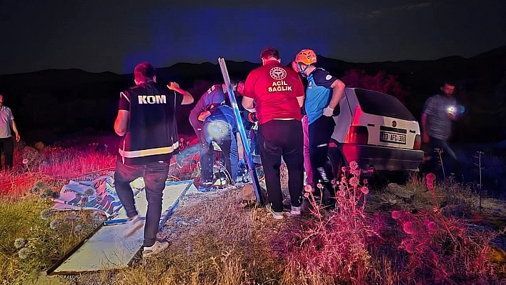 Bingöl'de şaşırtan kaza:  Otomobil Ata çarptı, 2 yaralı