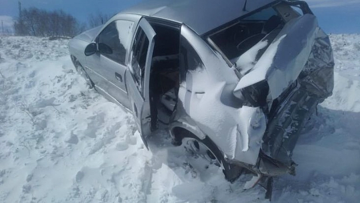 Bingöl'de trafik kazası:4 yaralı