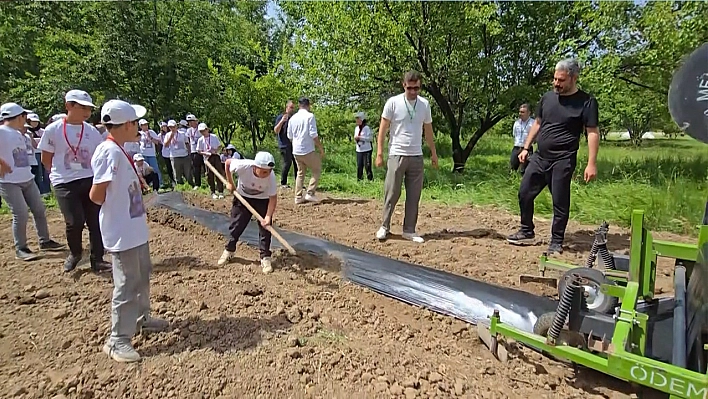 Bingöl'de TÜBİTAK 4004 başarısı