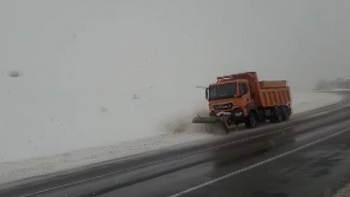 Bingöl-Erzurum karayolu tır geçişlerine kapatıldı