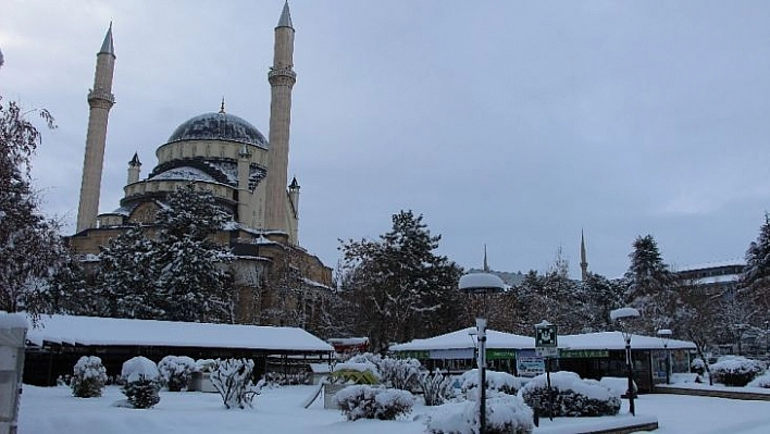 Bingöl kara teslim oldu, 262 köy yolu ulaşıma kapandı