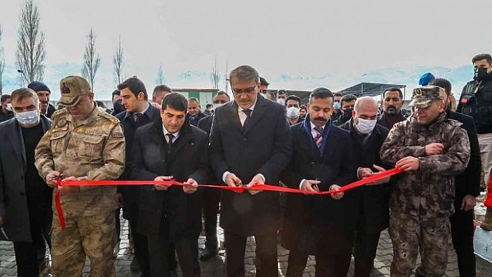 Bingöl Valisi Ekinci, 'Bu büyük millet, her türlü ihaneti ve tehdidi bertaraf edecek'