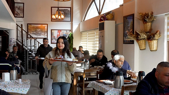 Bu Restoranda 4 Çeşit Yemek 40 Lira! Elazığ'a Örnek Olsun