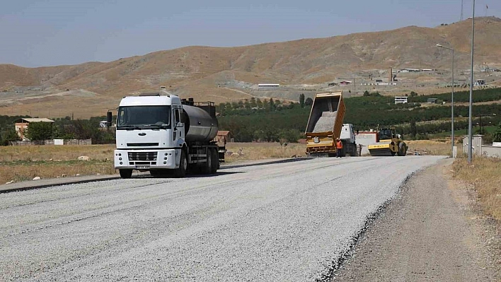 Bulgurlu Mahallesi'nde asfalt çalışması