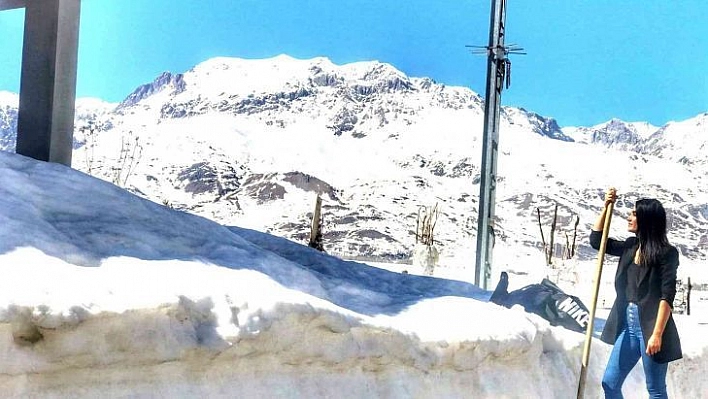 Çemişgezek ve Pertek ilçeleri bahar renklerine büründü, sıra Ovacık'ta