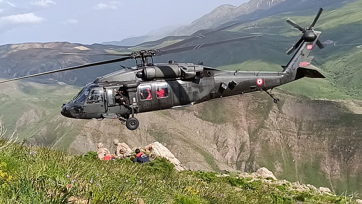 Dağda Ayağı Kırılan Vatandaş Helikopter ile Kurtarıldı