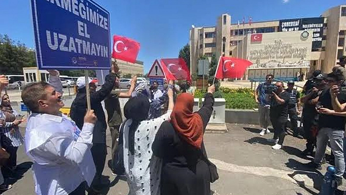 DEM Partili Belediyelere 'Barış sürecinde emekçi zulmüne son verin' çağrısı