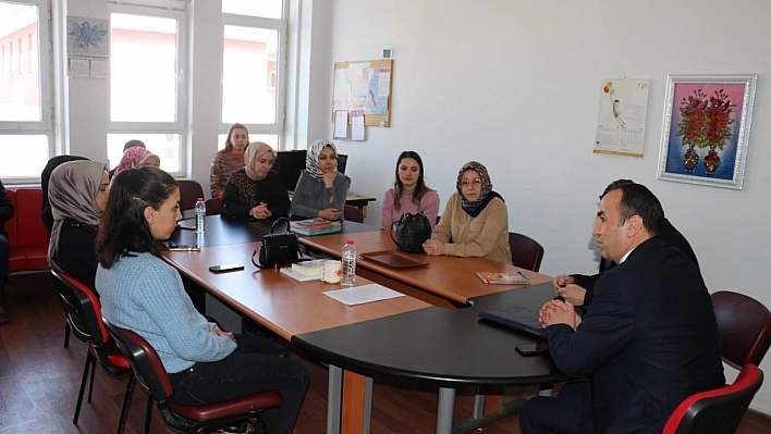 Deprem nedeniyle Bingöl'e gelen 464 öğrenci eğitime başladı