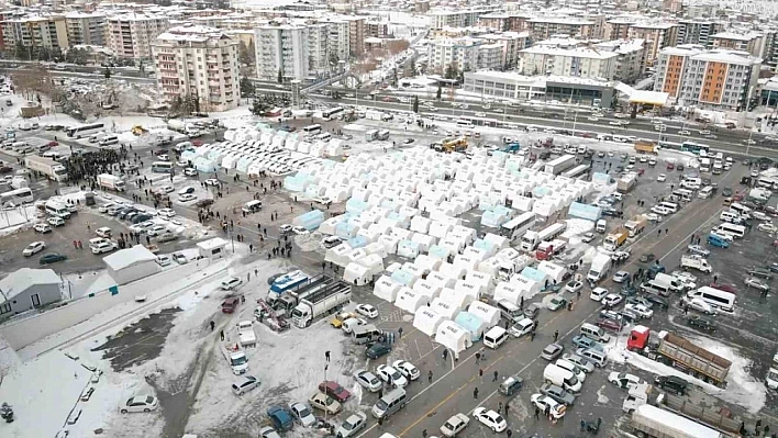 Depremin ardından Malatya'da yaralar sarılıyor