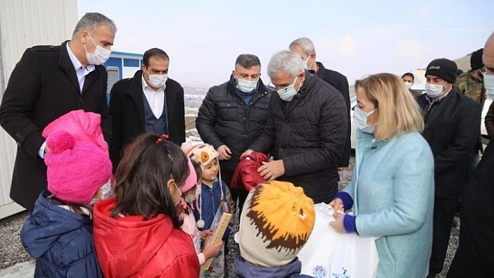 Depremin birinci yılında depremzede aileler unutulmadı