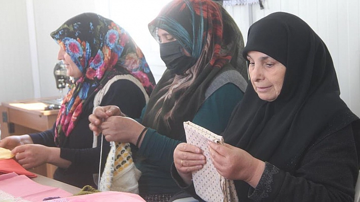 Depremin İzlerini Üreterek Silmeye Çalışıyorlar