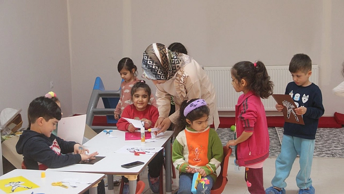 Depremzedeler yurtlarda ağırlanmaya devam ediyor