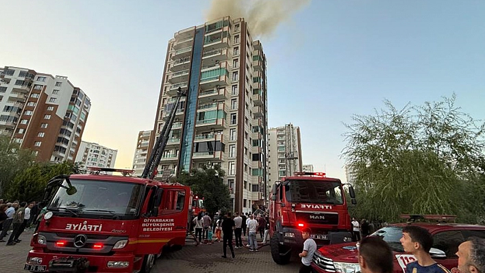 Diyarbakır'da 13 katlı apartmanda yangın
