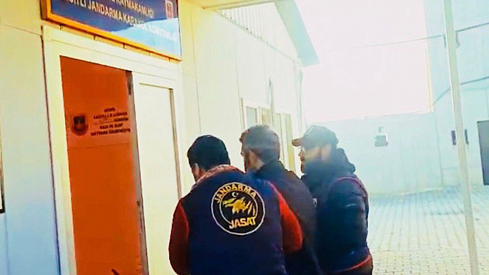 Diyarbakır'da 9 yıldır birçok suçtan aranan zanlı yakalanarak tutuklandı