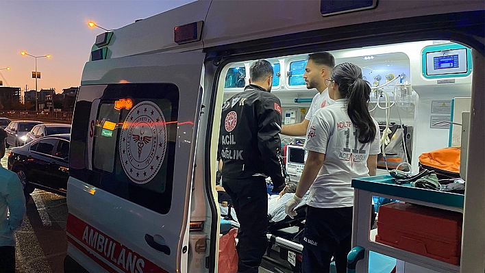 Diyarbakır'da Alkollü Sürücü, Yayalara Ve Motosiklete Çarptı: 5 Yaralı