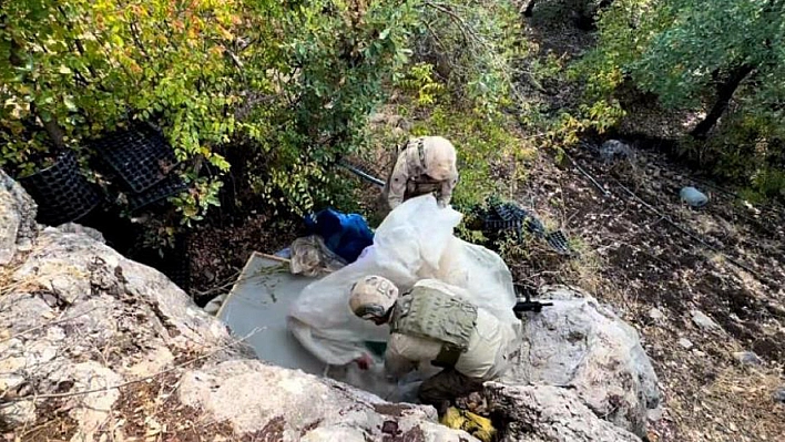 Diyarbakır'da Uyuşturucu Operasyonu! Yüzlerce Kilo Esrar Ve Esrar Bitkisi Ele Geçirildi