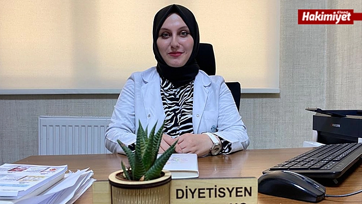 Diyetisyen Gülben Uç: 'Günde Ortalama 3 Litre Su Tüketilmelidir'