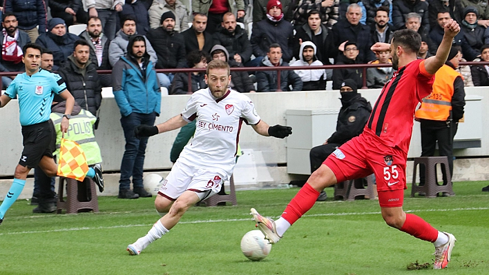 Doğu'nun Kralından Müthiş Galibiyet: Van Gölü canavarı devre dışı: Elazığspor 2 - 1 Vanspor