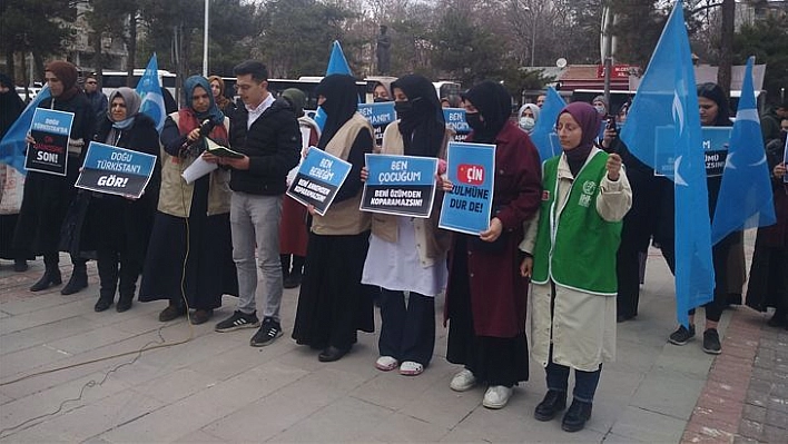 'Doğu Türkistanlı Kadınlara Ses Verin!'