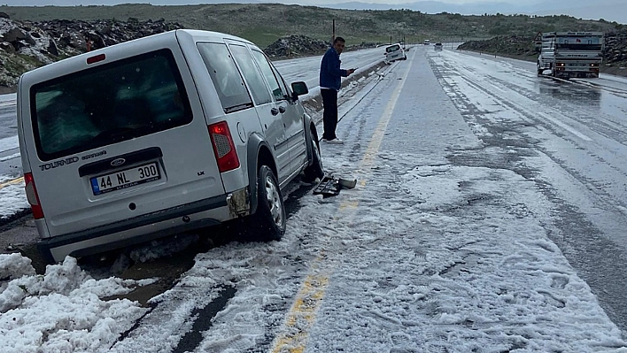 Dolu Yağışı Kazalara Neden Oldu, Sürücüler Zor Anlar Yaşadı