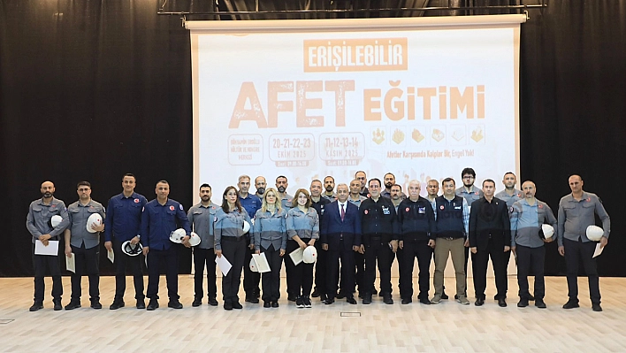 Eğitimleri başarı ile tamamlayan ELBAK'a belgeleri takdim edildi