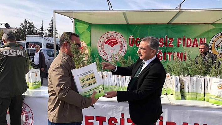 Elazığ'da 5 bin fidan dağıtıldı