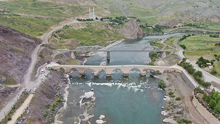 Elazığ'a Ülkenin Dört Bir Yanından Ziyaretçi Geliyor