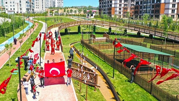 Elazığ Belediyesi Bünyesindeki Sporculardan '19 Mayıs' Etkinliği