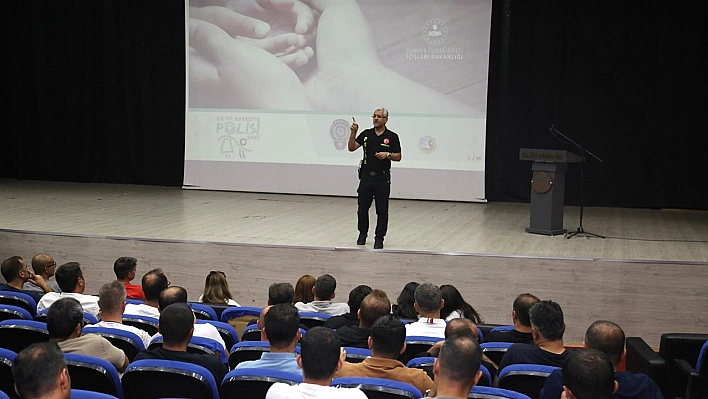 Elazığ Belediyesi Çalışanlarına Narko-Rehber Semineri Verildi