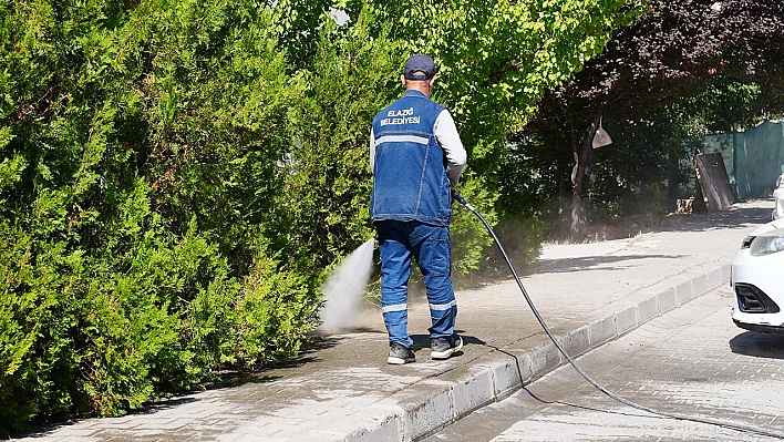Elazığ Belediyesi, Çaydaçıra Mahallesi'nde kapsamlı temizlik çalışması gerçekleştirdi