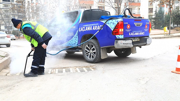 Elazığ Belediyesi, İlaçlama Çalışmalarını Sürdürüyor