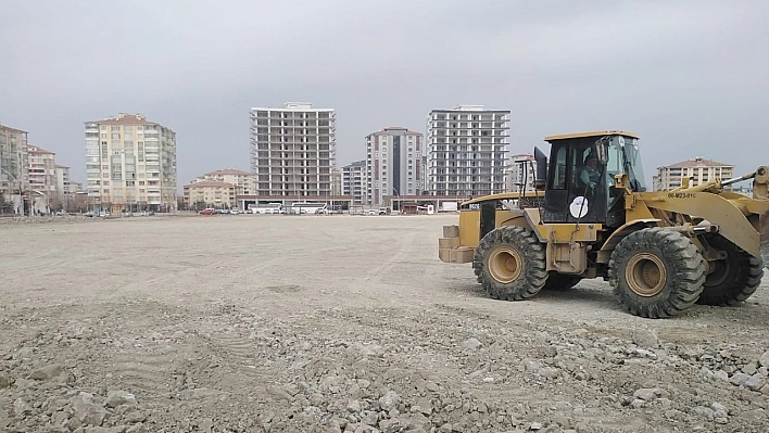 Elazığ Belediyesi Kardeş Şehir Malatya'da Yaraları Sarmaya Devam Ediyor